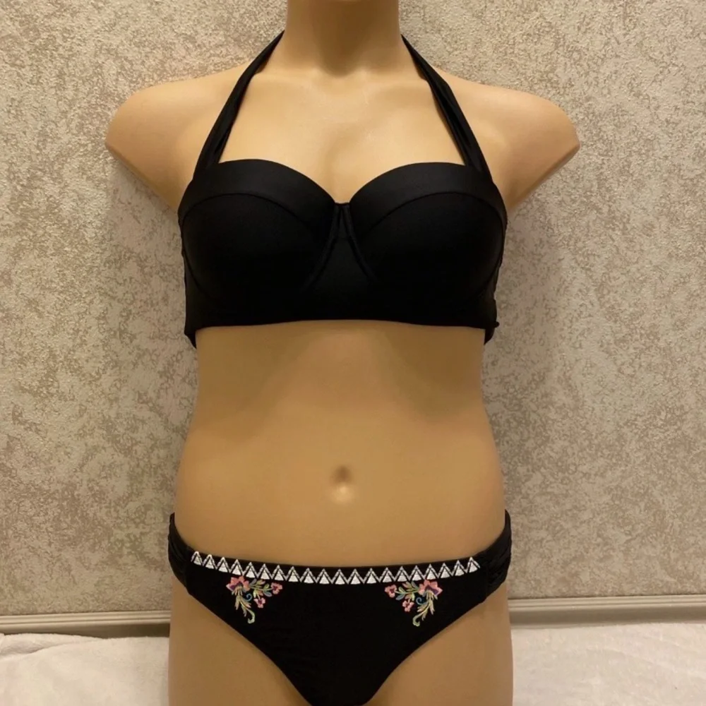 Gibson Latimer Black Bikini with Floral Embroidery Accent